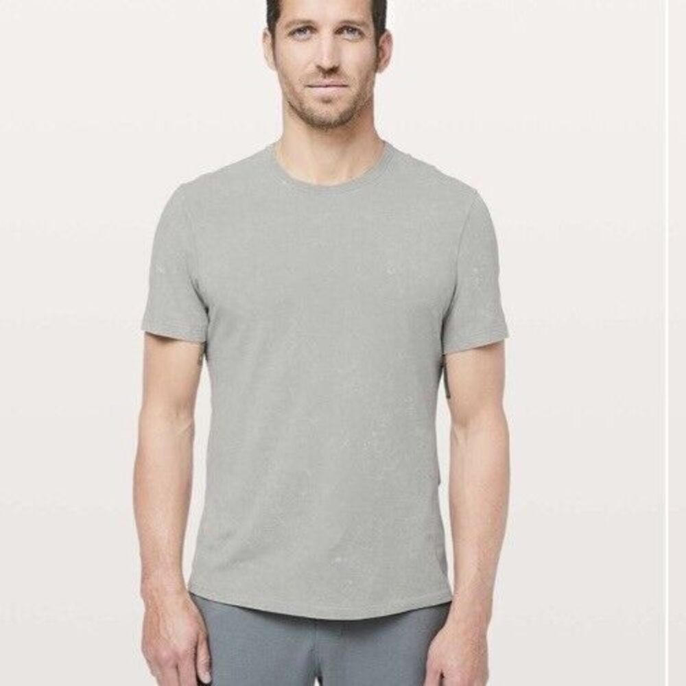 Lululemon Men's 5 Year Basic Tee Gray Mineral Wash Size L Classic Preppy
